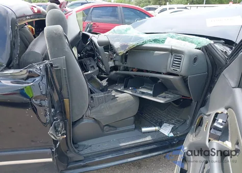 2003 Chevrolet Silverado 1500 Ls z USA, uszkodzony, nr VIN 2GCEC19V031214867